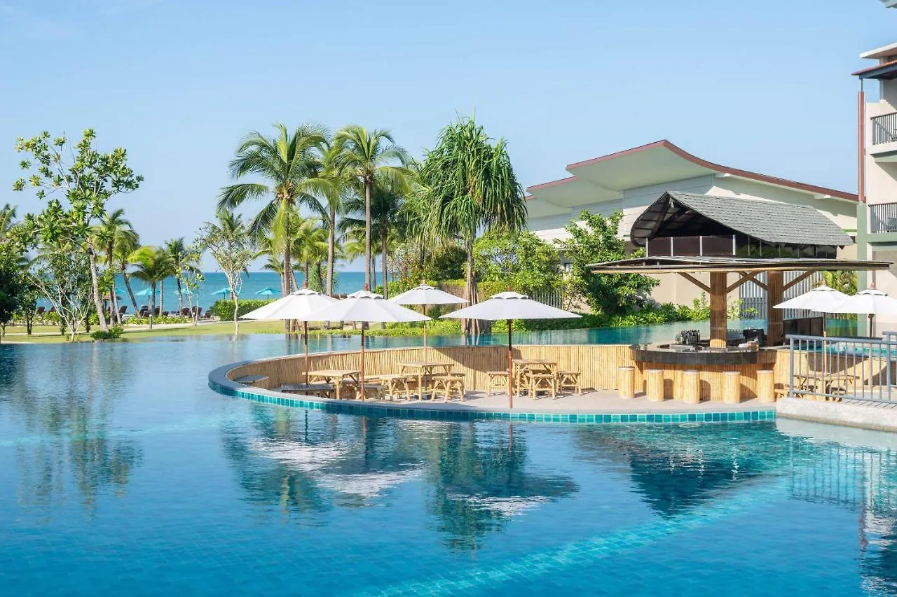 Le Meridien Khao Lak Resort & Spa