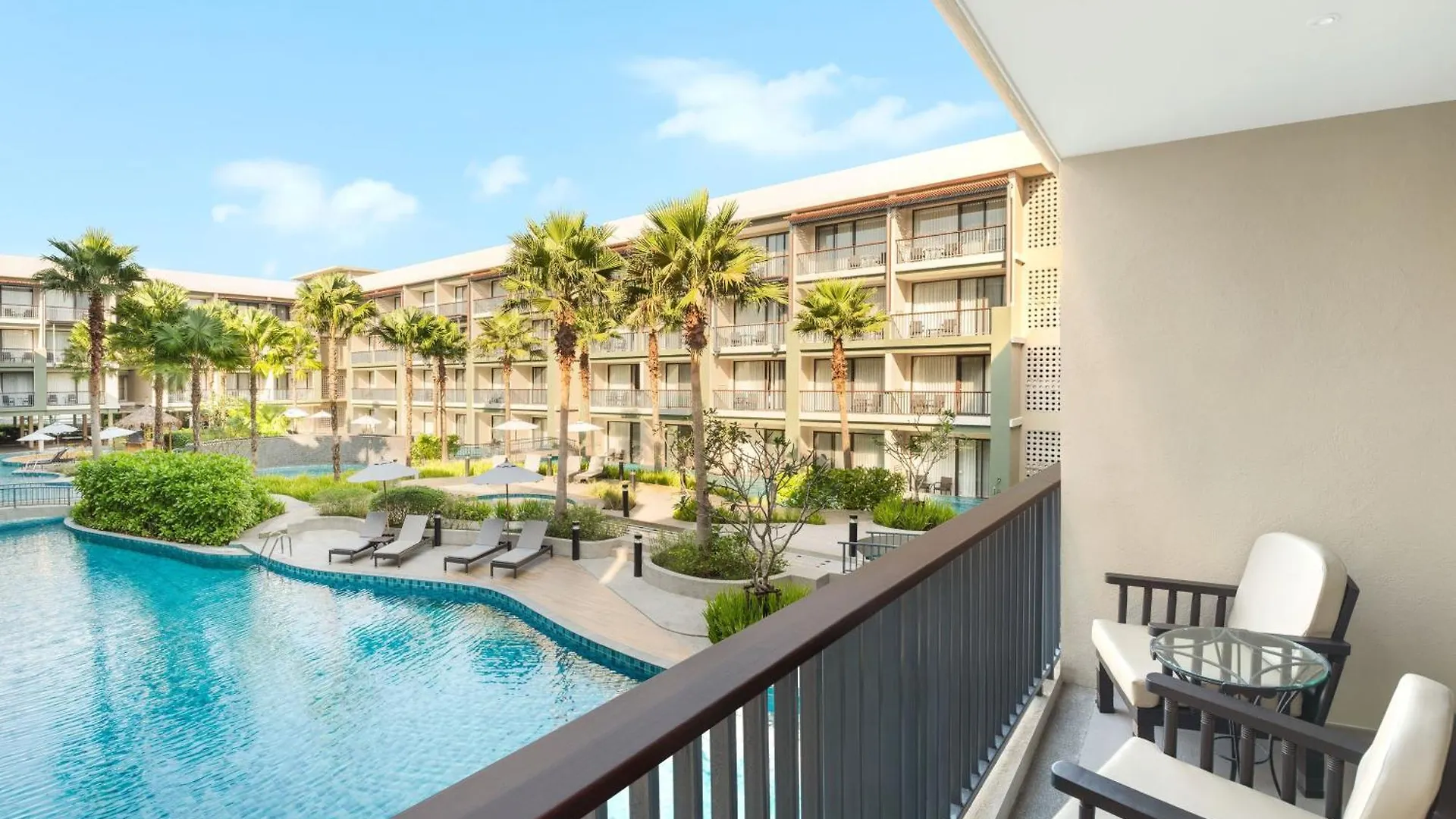 Le Meridien Khao Lak Resort & Spa