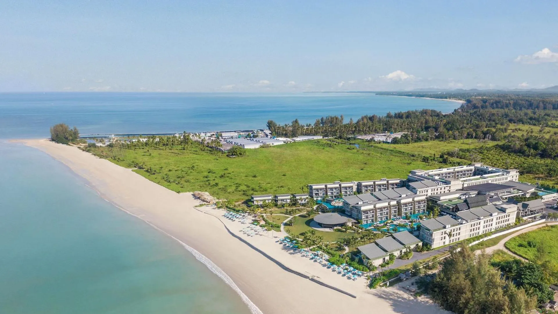 Le Meridien Khao Lak Resort & Spa