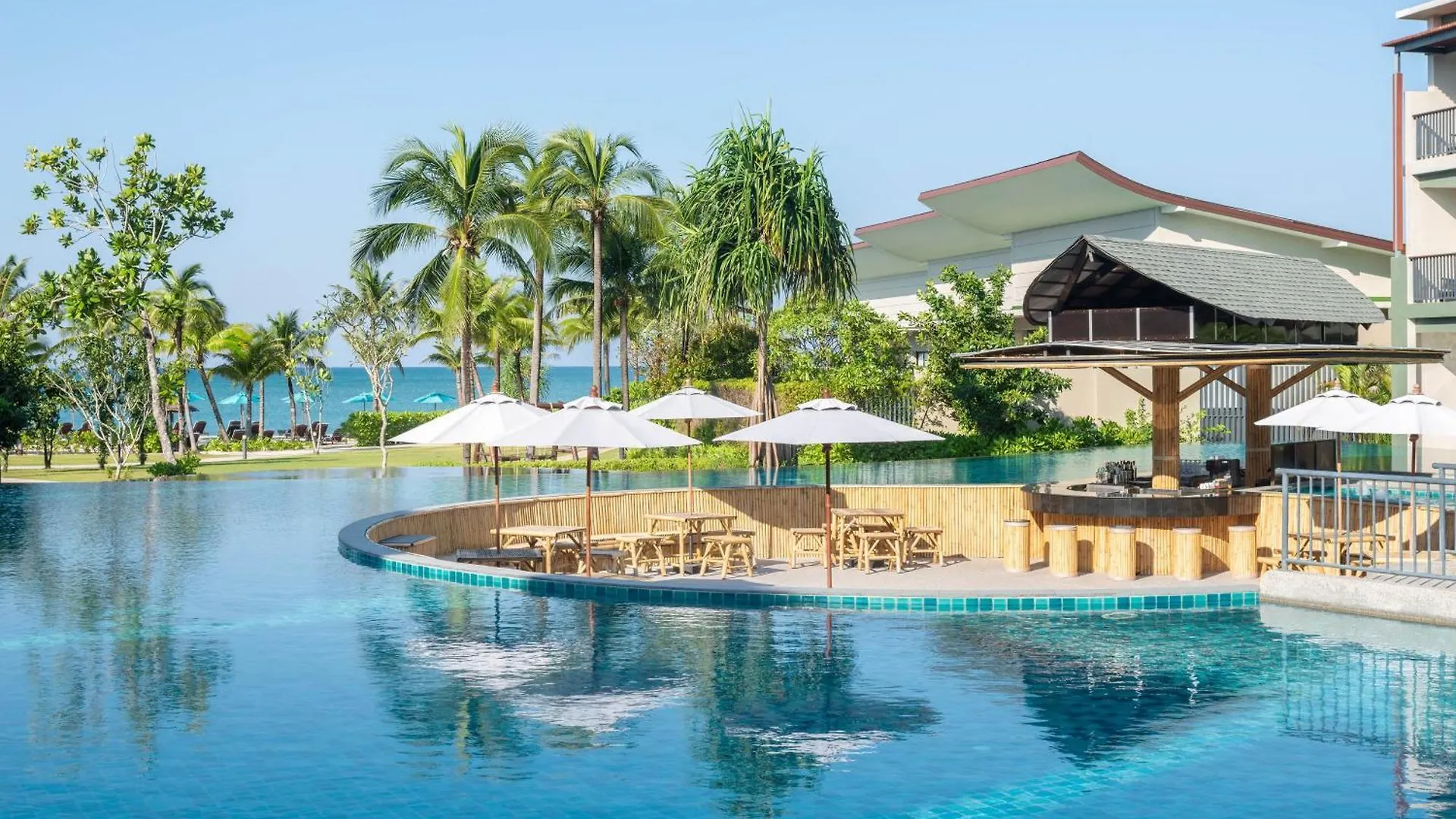 Le Meridien Khao Lak Resort & Spa