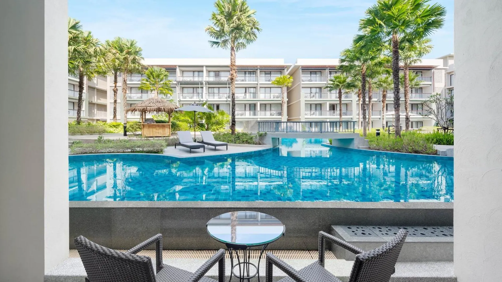 Le Meridien Khao Lak Resort & Spa