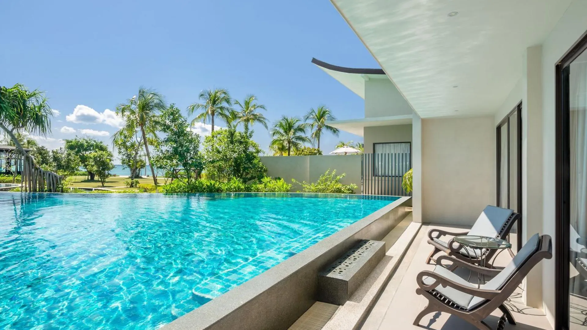 Le Meridien Khao Lak Resort & Spa 5*,  Thailand